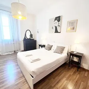 Tirso 9 - Con Posto Auto Appartamento